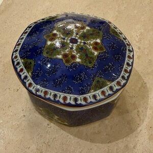 Takahashi SF Hand Decorated Octagonal Trinket Box